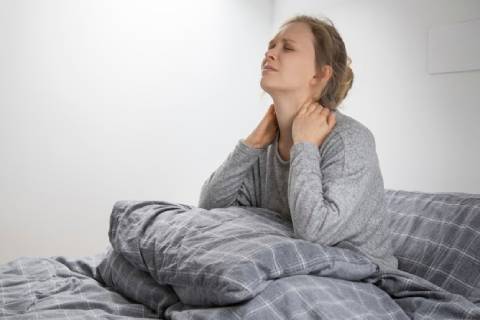 Razones por las que despiertas con dolor de cuello